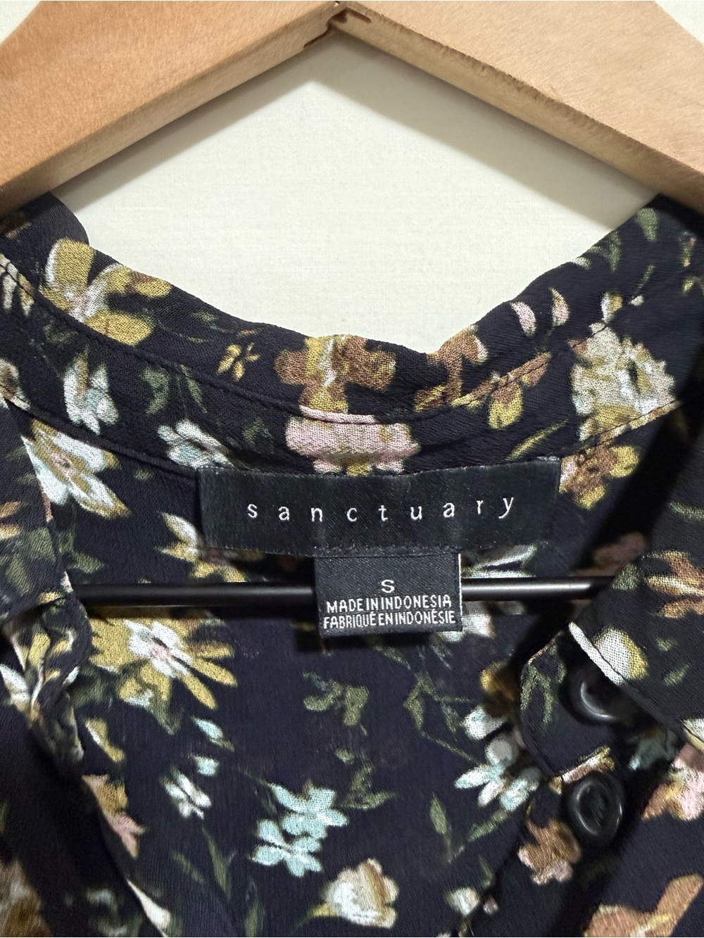 Sanctuary Black Floral Long-Sleeve Buttoned Blouse - Picture 3 of 8